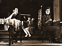 Mihai Gingulescu, Anca Roşu şi Harry Baranga în &bdquo;Priveşte înapoi cu mânie&ldquo; John Osborne, regia Eugen Mercus